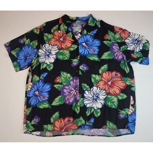 Reyn Spooner Hawaiian Shirt‎ Mens Large. 100% Spun Rayon Floral Short Sleeve.